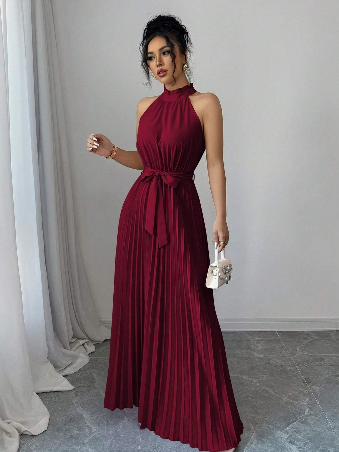 Rose - Sleeveless Pleated Waist-cinching Maxi Dress
