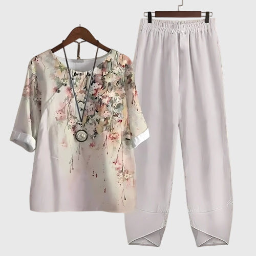 Alessia - Comfortable Two Piece Summer Set