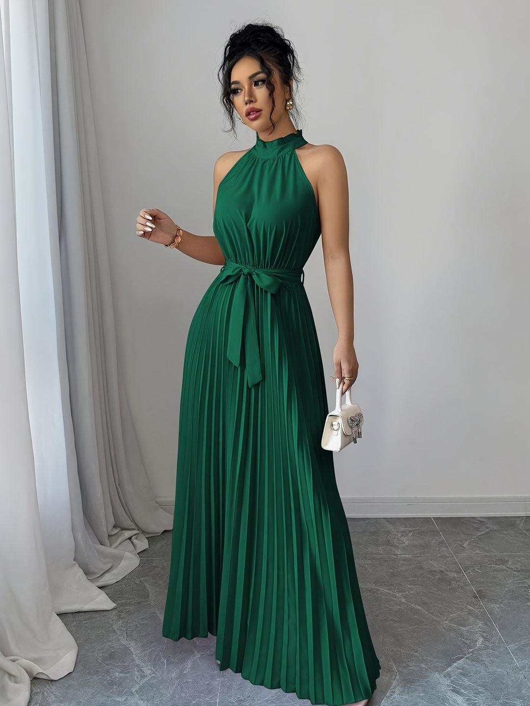 Rose - Sleeveless Pleated Waist-cinching Maxi Dress