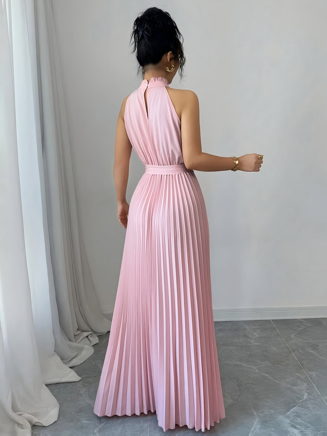 Rose - Sleeveless Pleated Waist-cinching Maxi Dress