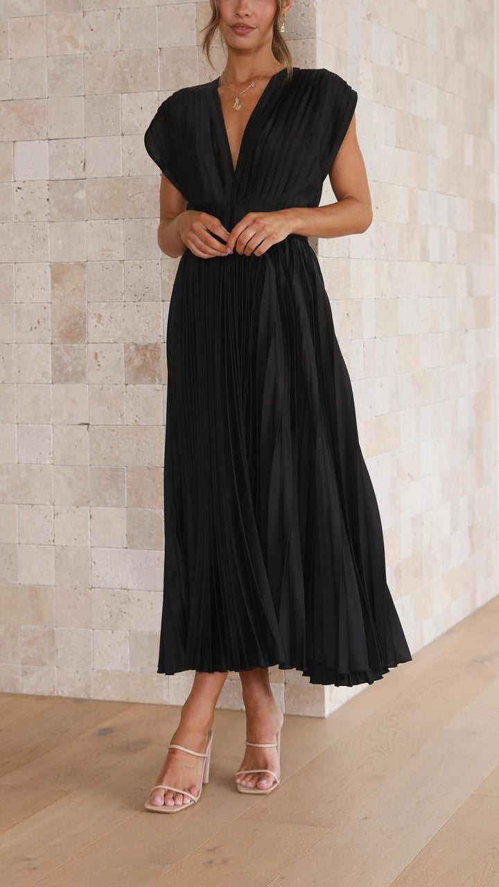 Maria - Elegant Pleated Maxi Dress