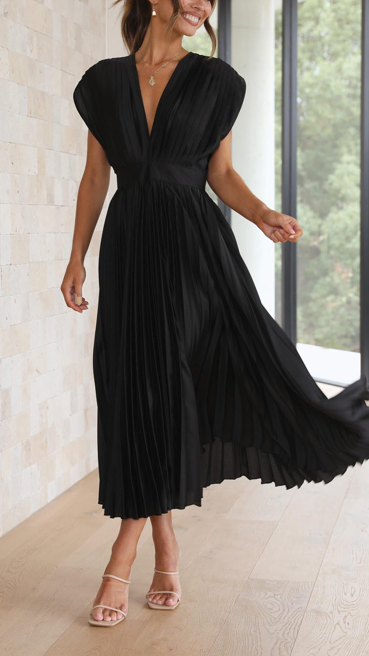 Maria - Elegant Pleated Maxi Dress