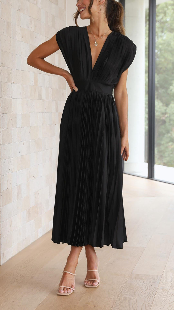 Maria - Elegant Pleated Maxi Dress