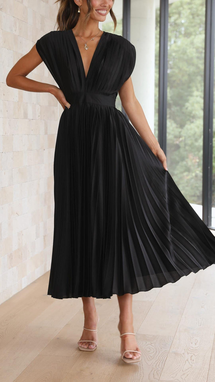 Maria - Elegant Pleated Maxi Dress