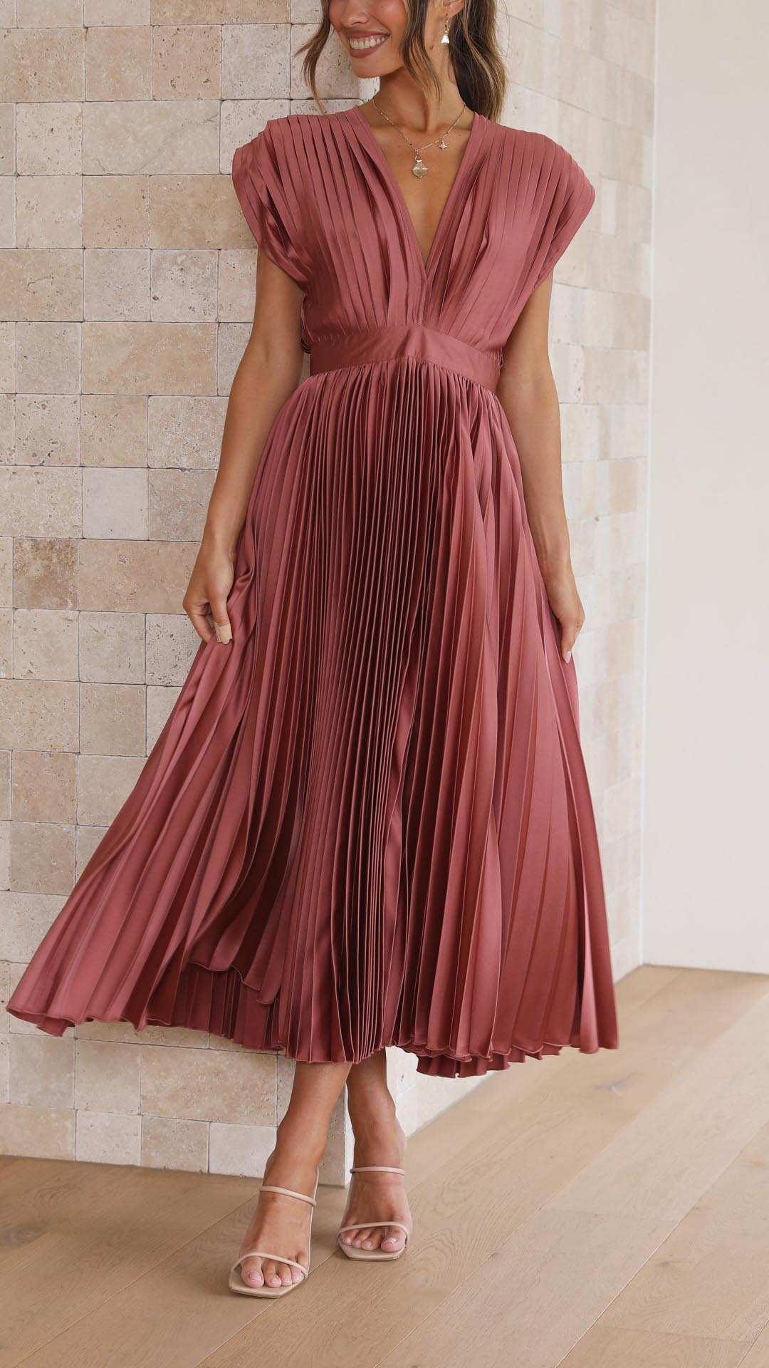Maria - Elegant Pleated Maxi Dress