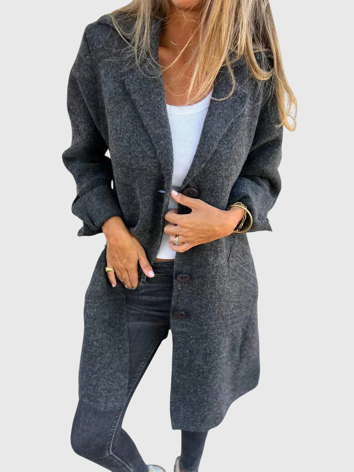 Lisa - Chic Blazer With Buttons