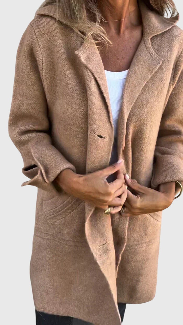Lisa - Chic Blazer With Buttons