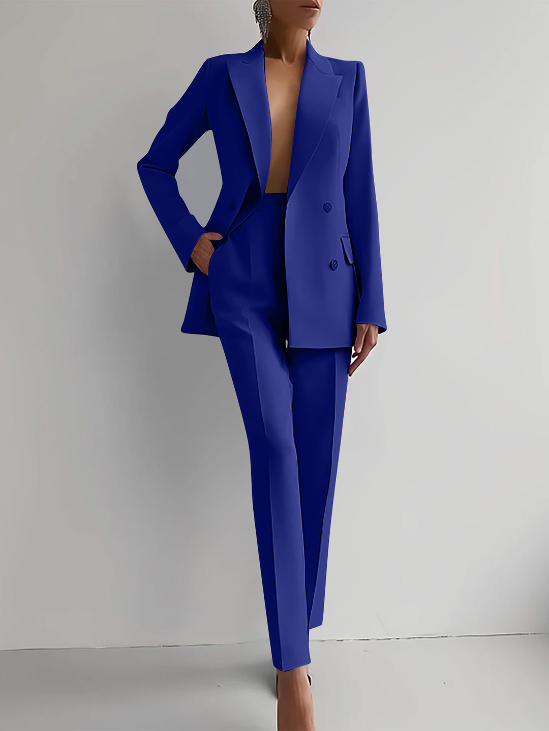 Eleonor - Elegant Women&